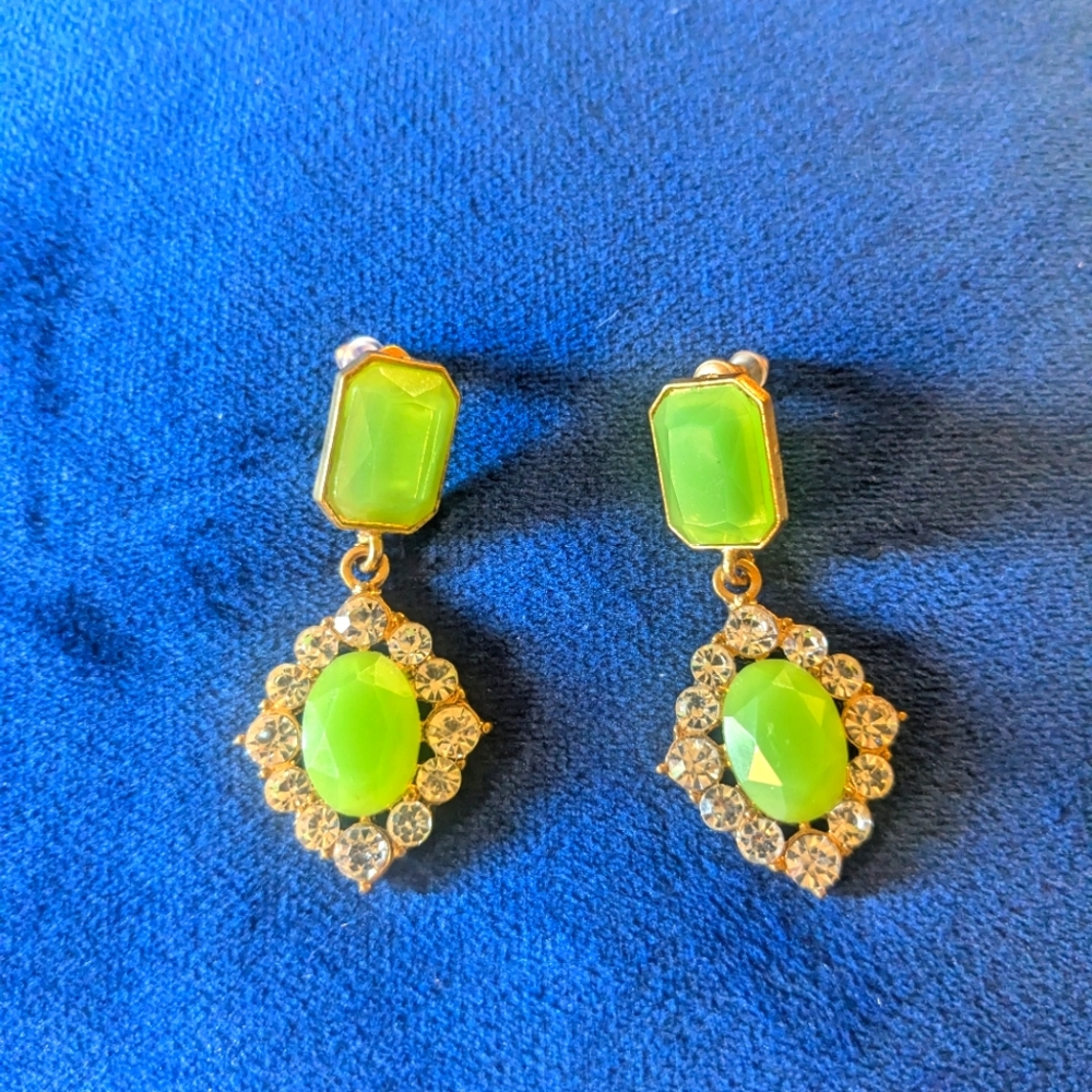 Dangle earrings